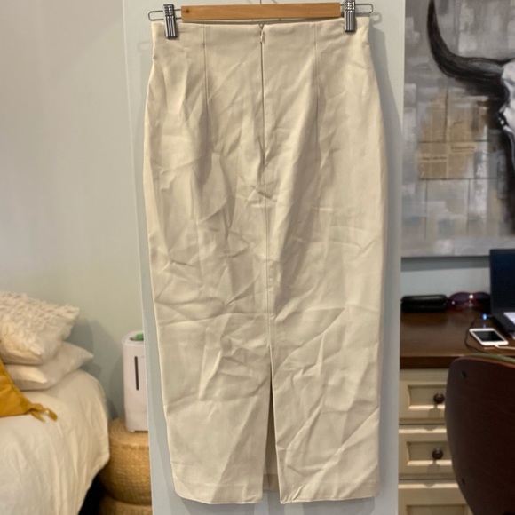 Zara cream faux leather pencil skirt w/ back slit - Picture 1 of 6